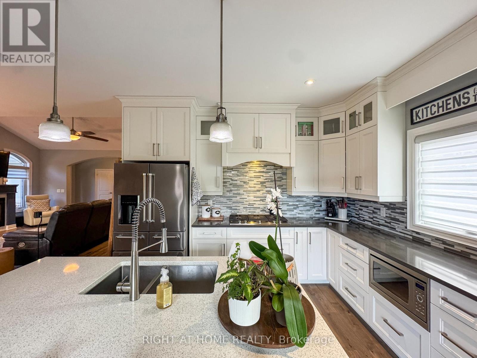 85 Mackenzie King Avenue, St. Catharines, Ontario  L2P 0E1 - Photo 15 - X12523228