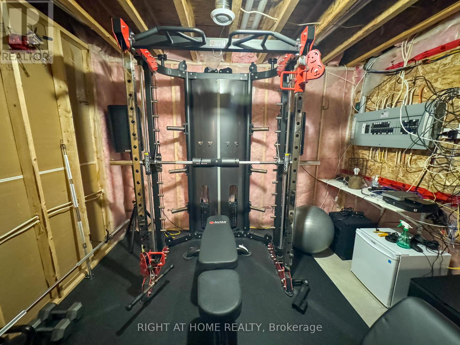 85 Mackenzie King Avenue, St. Catharines, Ontario  L2P 0E1 - Photo 47 - X12523228