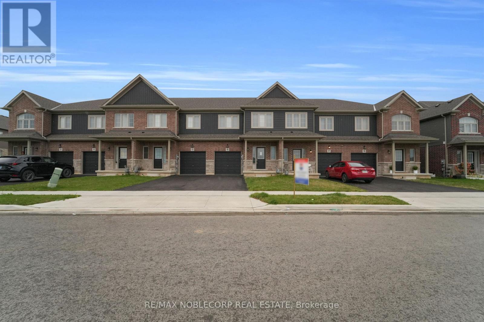 15 LLOYD DAVIS WAY, Hamilton, Ontario