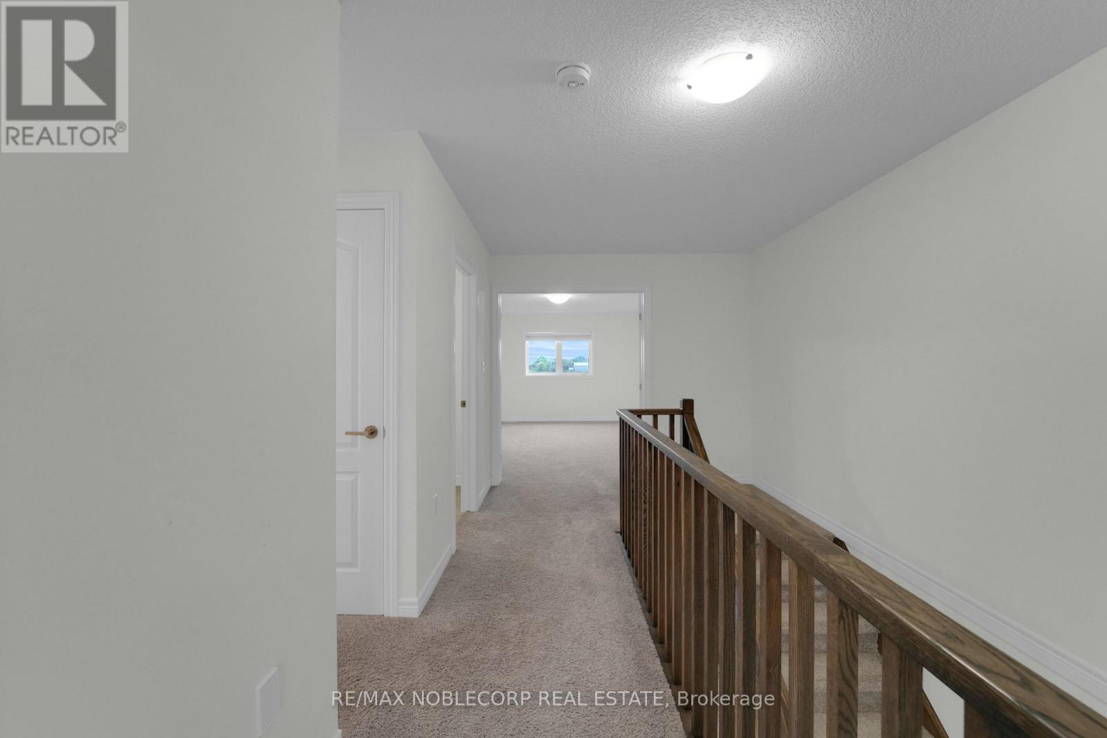 15 Lloyd Davis Way, Hamilton, Ontario  L0R 1C0 - Photo 2 - X12523324