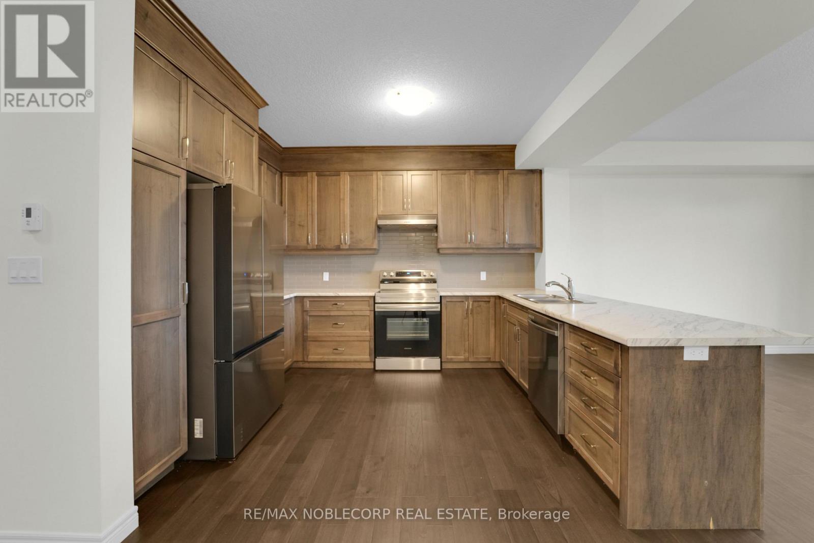 15 Lloyd Davis Way, Hamilton, Ontario  L0R 1C0 - Photo 30 - X12523324