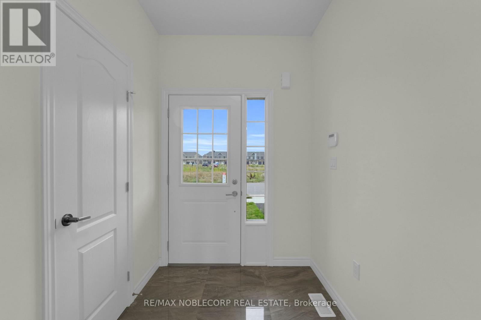 15 Lloyd Davis Way, Hamilton, Ontario  L0R 1C0 - Photo 38 - X12523324