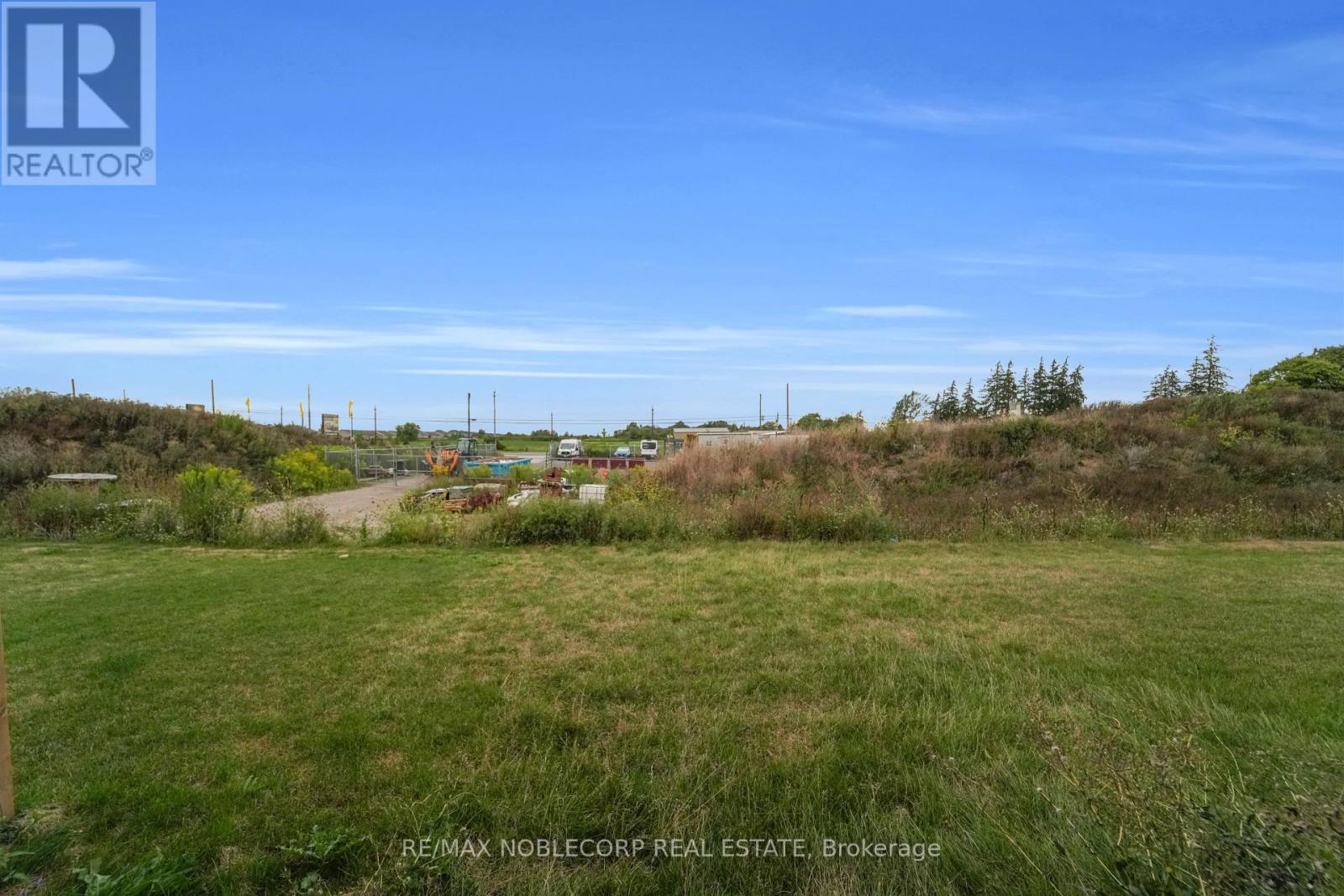 15 Lloyd Davis Way, Hamilton, Ontario  L0R 1C0 - Photo 39 - X12523324