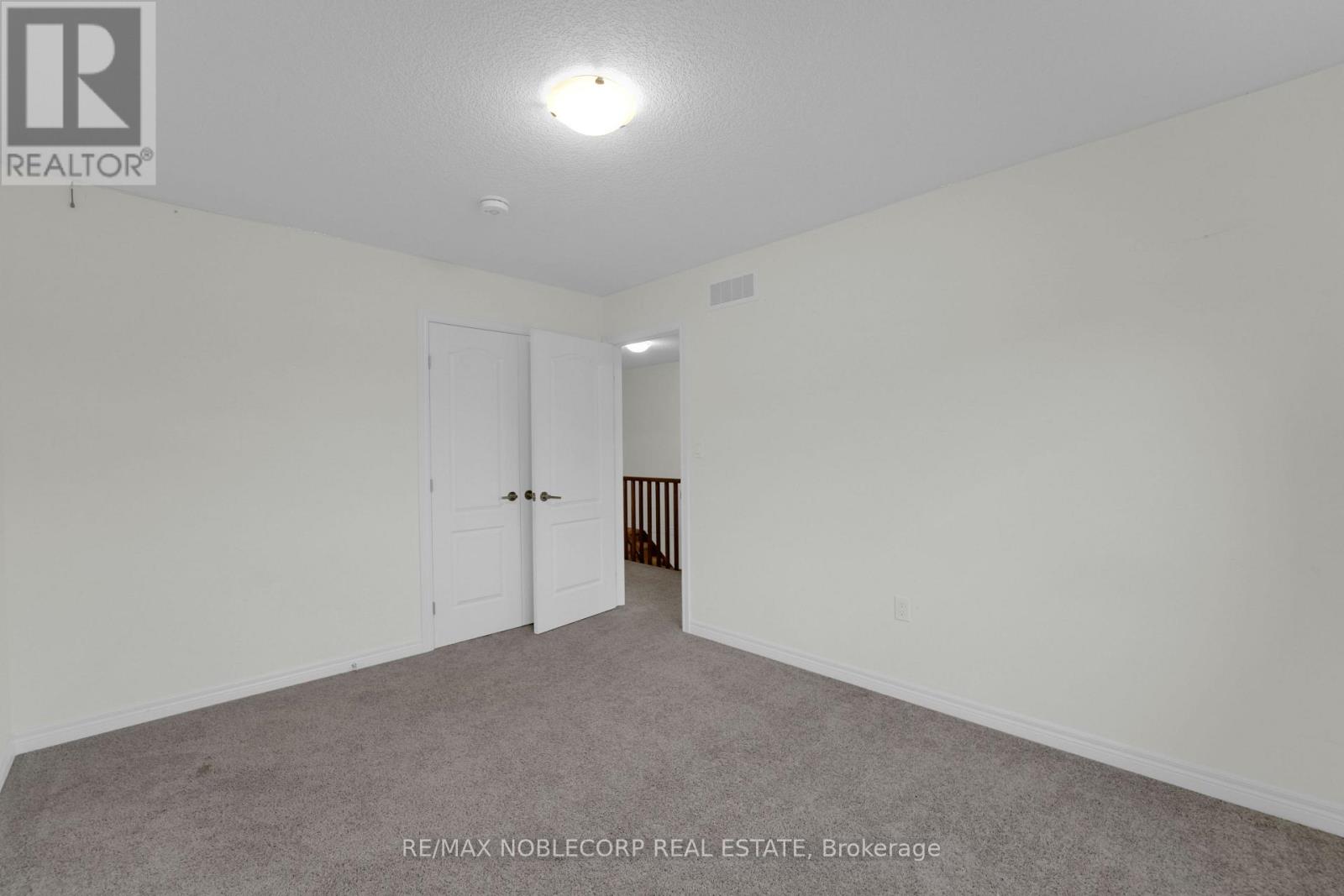 15 Lloyd Davis Way, Hamilton, Ontario  L0R 1C0 - Photo 5 - X12523324