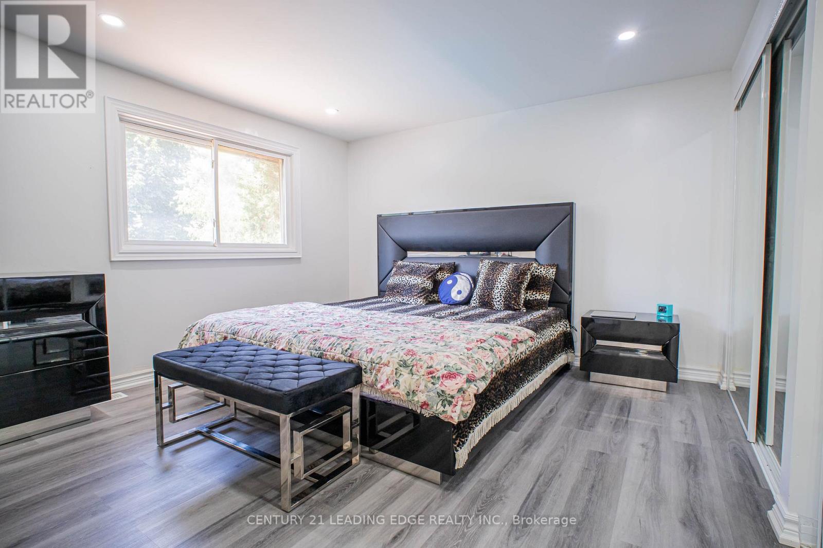 77 Elford Crescent, Hamilton, Ontario  L8K 5K8 - Photo 13 - X12523336