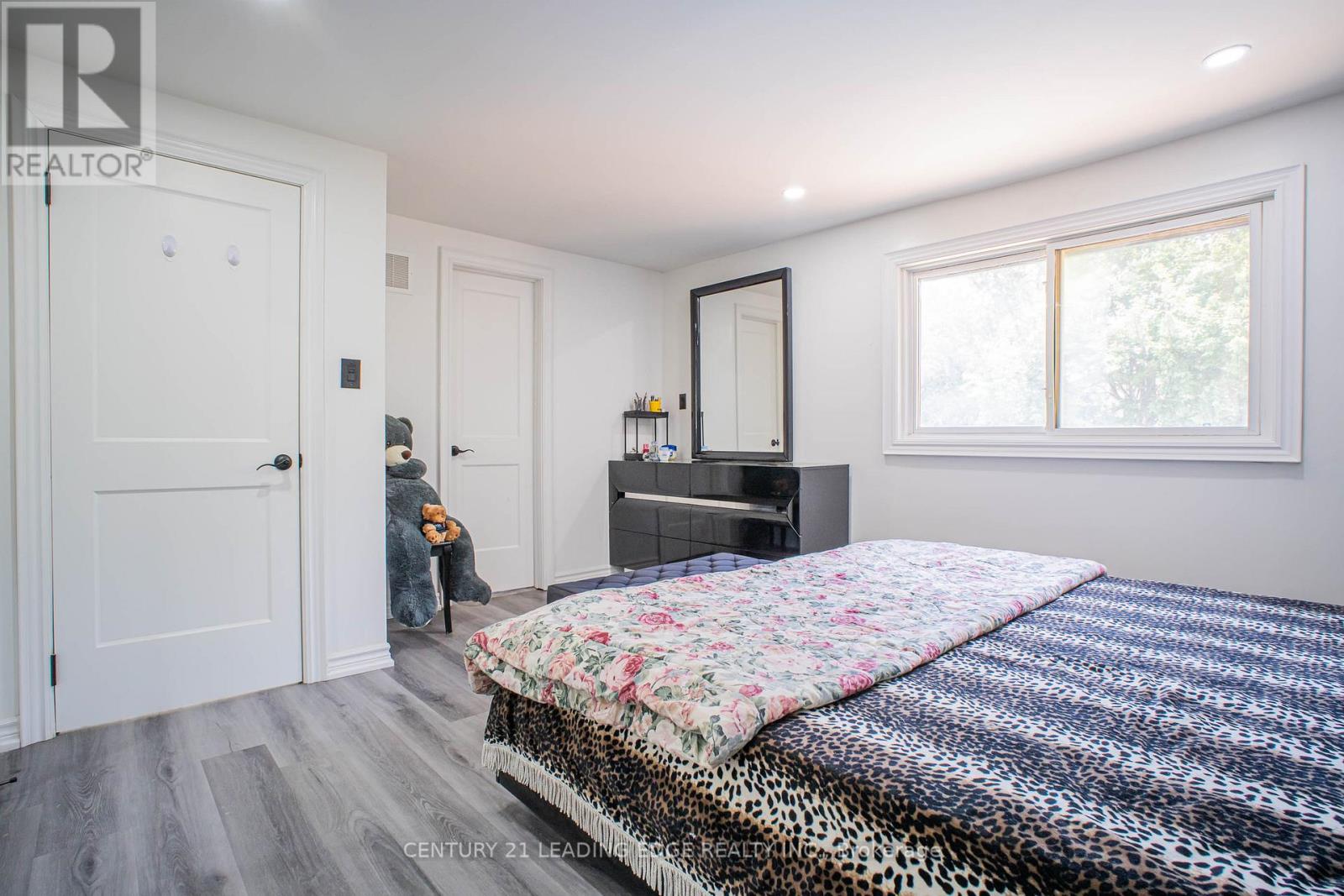 77 Elford Crescent, Hamilton, Ontario  L8K 5K8 - Photo 14 - X12523336