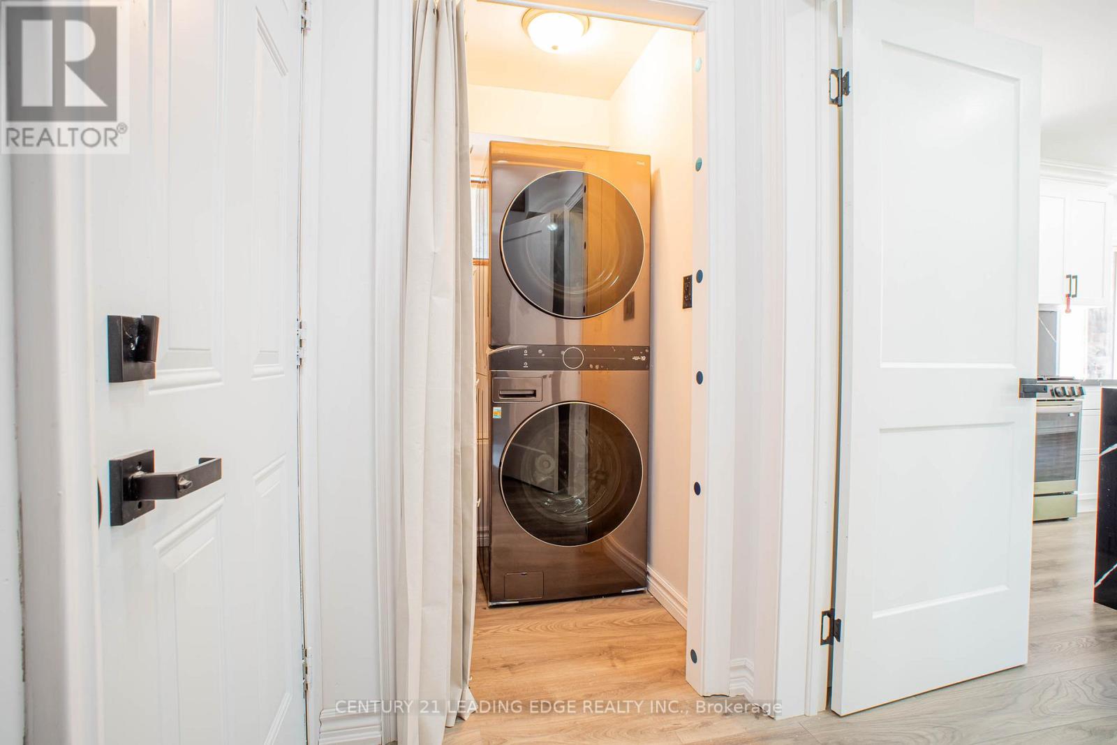 77 Elford Crescent, Hamilton, Ontario  L8K 5K8 - Photo 21 - X12523336