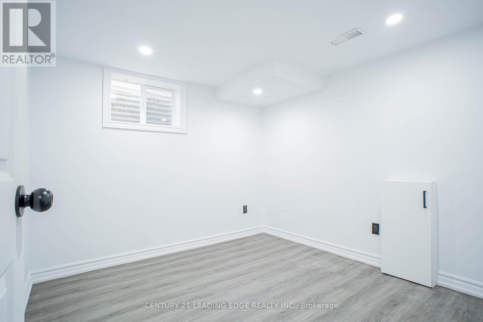 77 Elford Crescent, Hamilton, Ontario  L8K 5K8 - Photo 23 - X12523336