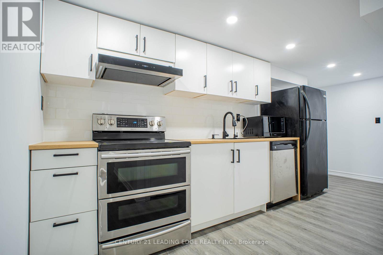 77 Elford Crescent, Hamilton, Ontario  L8K 5K8 - Photo 25 - X12523336