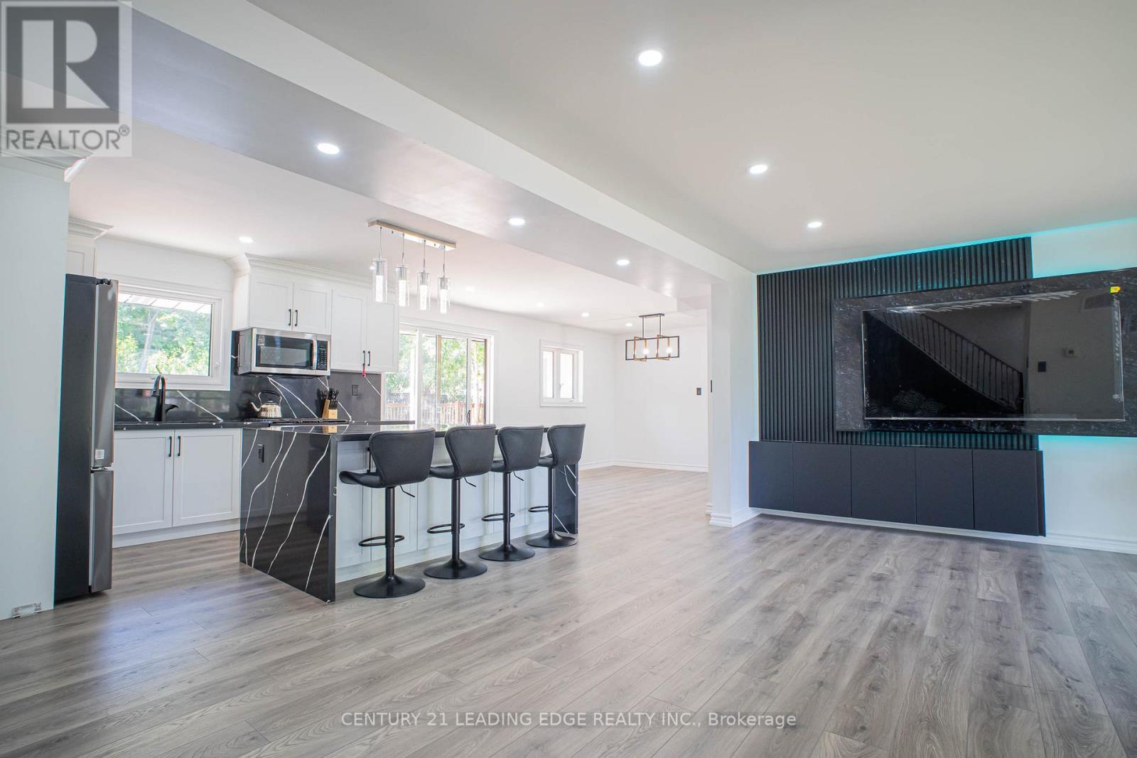 77 Elford Crescent, Hamilton, Ontario  L8K 5K8 - Photo 5 - X12523336