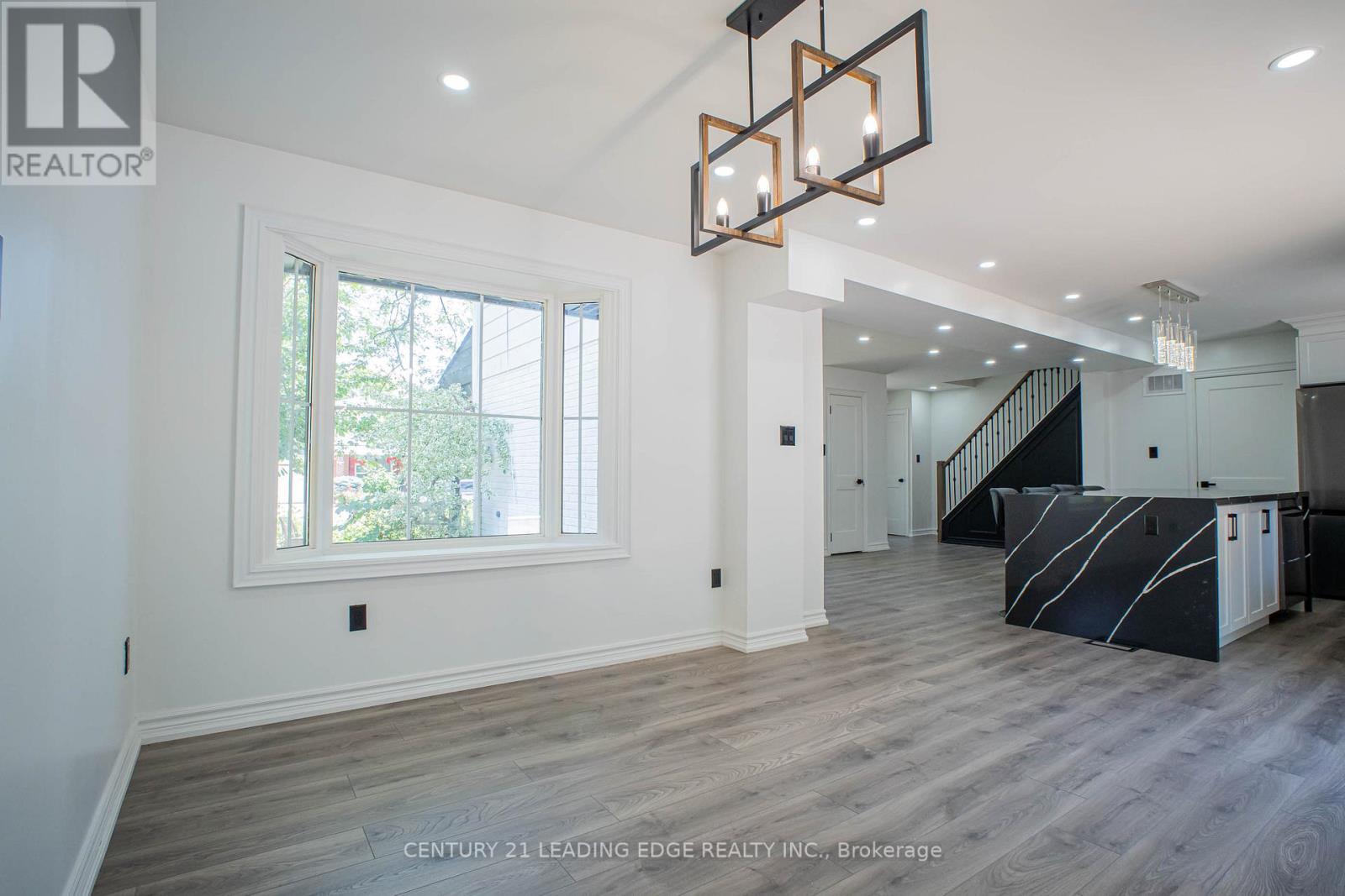 77 Elford Crescent, Hamilton, Ontario  L8K 5K8 - Photo 7 - X12523336