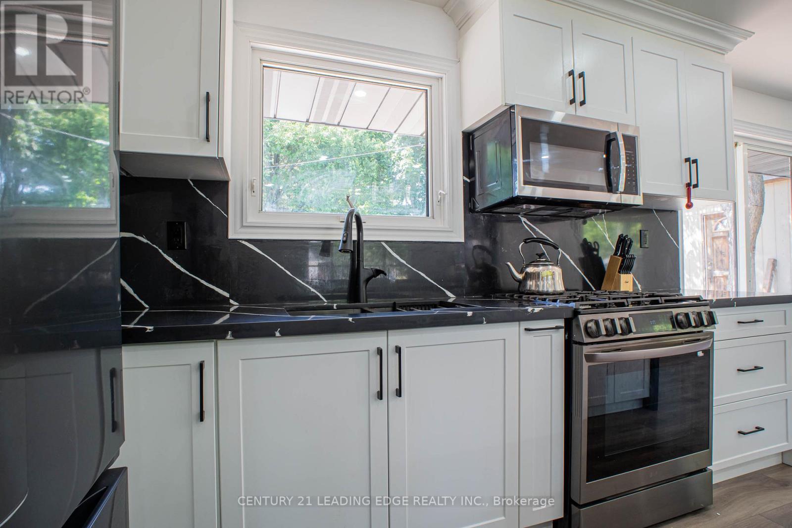 77 Elford Crescent, Hamilton, Ontario  L8K 5K8 - Photo 8 - X12523336