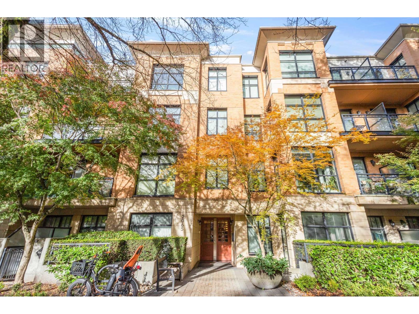 104 2065 W 12TH AVENUE, Vancouver, British Columbia