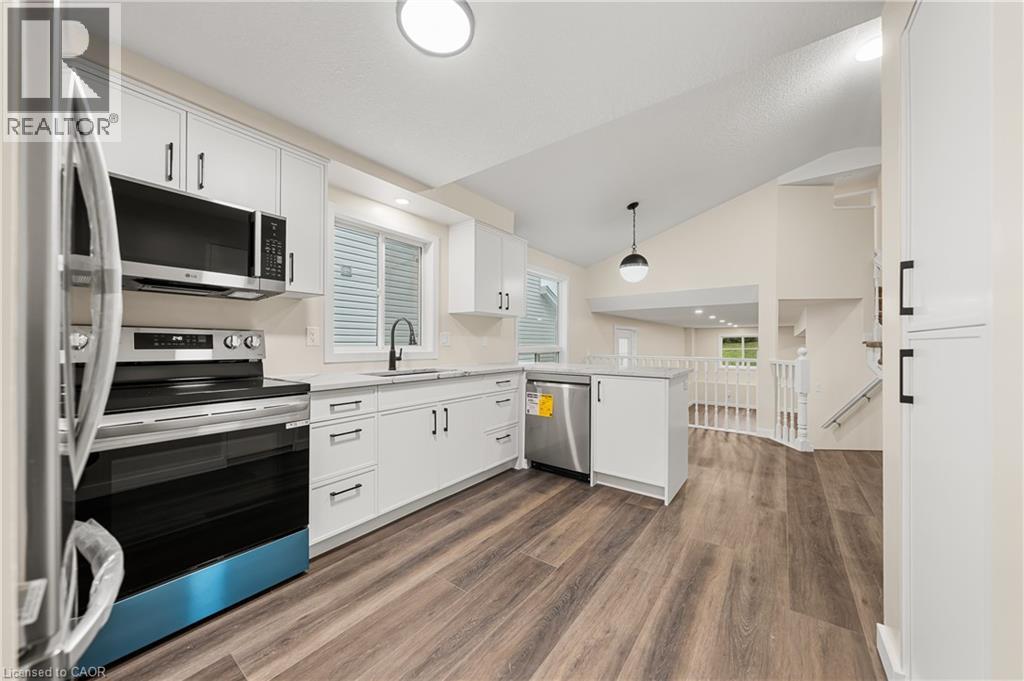 716 Karlsfeld Road Unit# A, Waterloo, Ontario  N2T 2W4 - Photo 4 - 40781460