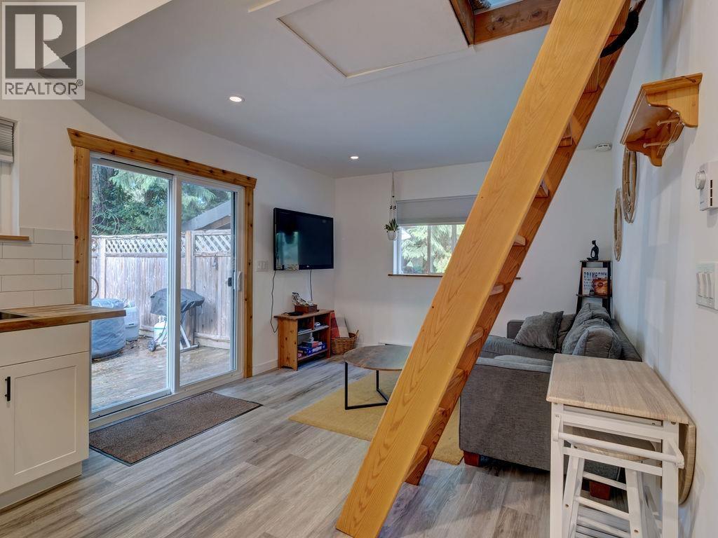 1321 Marlene Road, Roberts Creek, British Columbia  V0N 2W2 - Photo 14 - R3065790