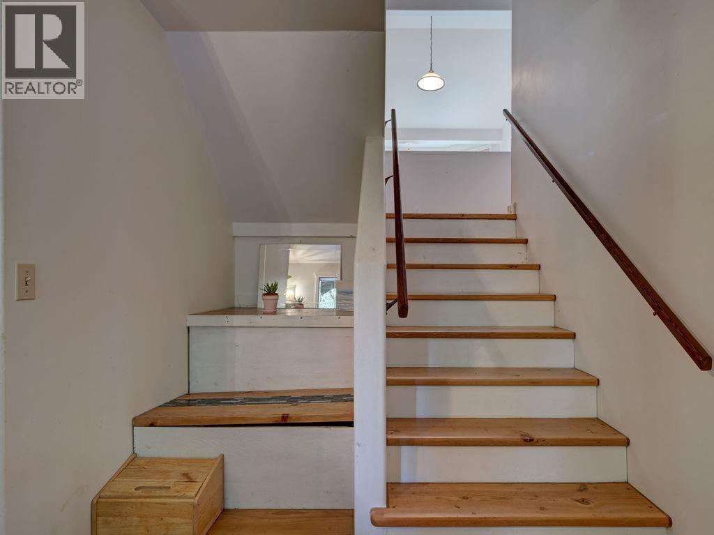 1321 Marlene Road, Roberts Creek, British Columbia  V0N 2W2 - Photo 20 - R3065790