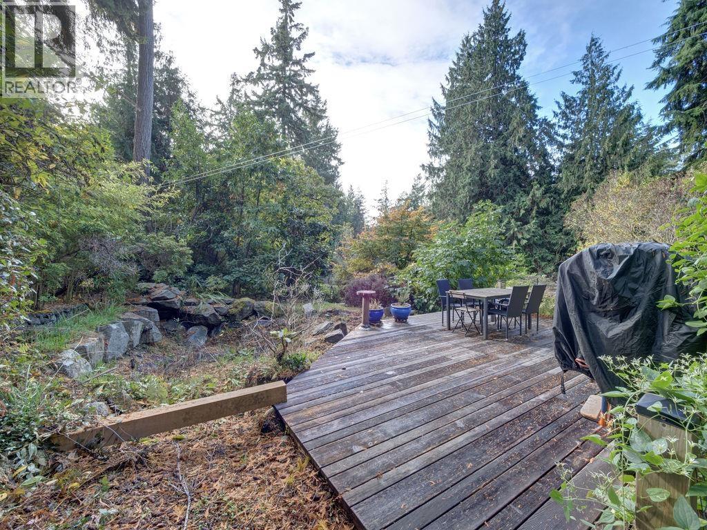 1321 Marlene Road, Roberts Creek, British Columbia  V0N 2W2 - Photo 34 - R3065790