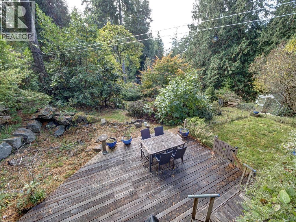 1321 Marlene Road, Roberts Creek, British Columbia  V0N 2W2 - Photo 36 - R3065790