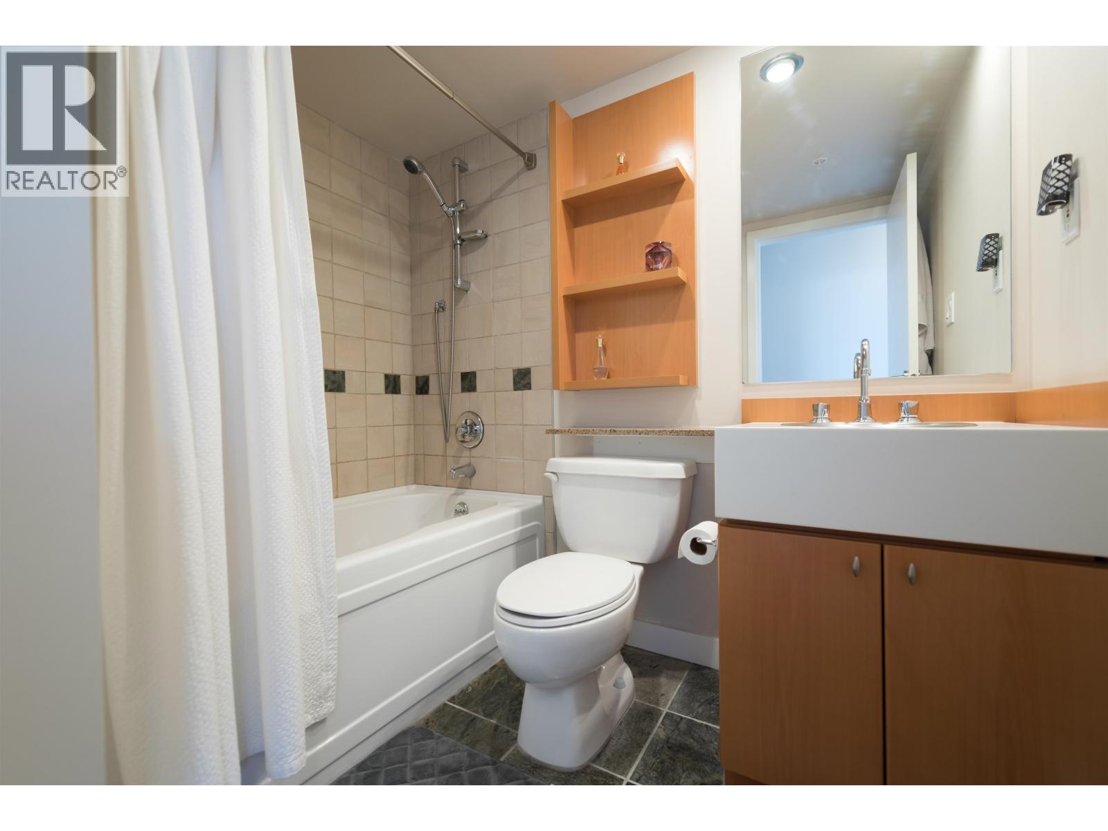 1438 Richards Street, Vancouver, British Columbia  V6Z 3B8 - Photo 22 - R3065784