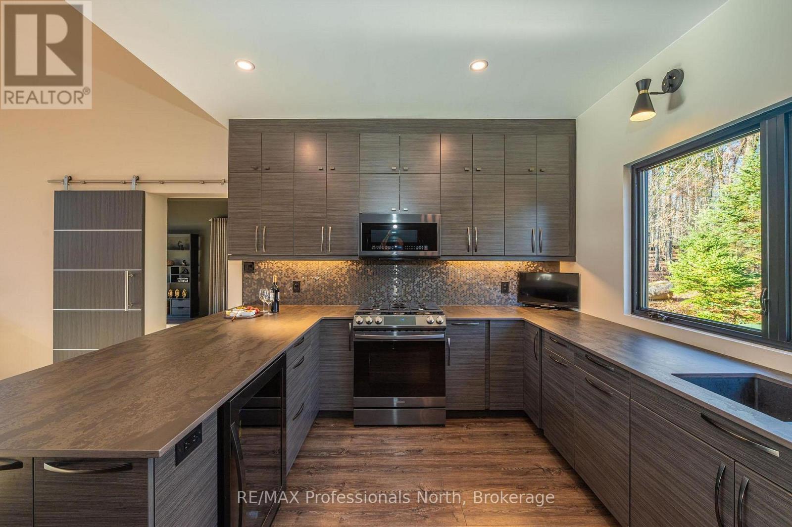 3777 Glamorgan Road, Dysart Et Al, Ontario  K0M 1S0 - Photo 16 - X12523548