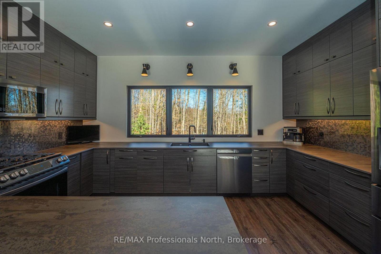 3777 Glamorgan Road, Dysart Et Al, Ontario  K0M 1S0 - Photo 18 - X12523548