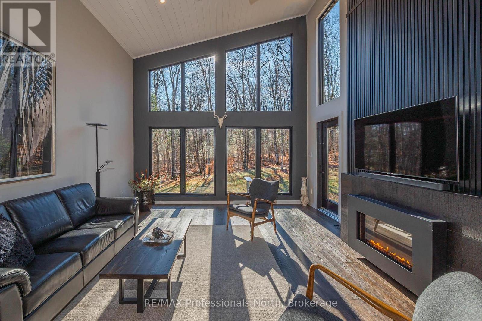 3777 Glamorgan Road, Dysart Et Al, Ontario  K0M 1S0 - Photo 21 - X12523548