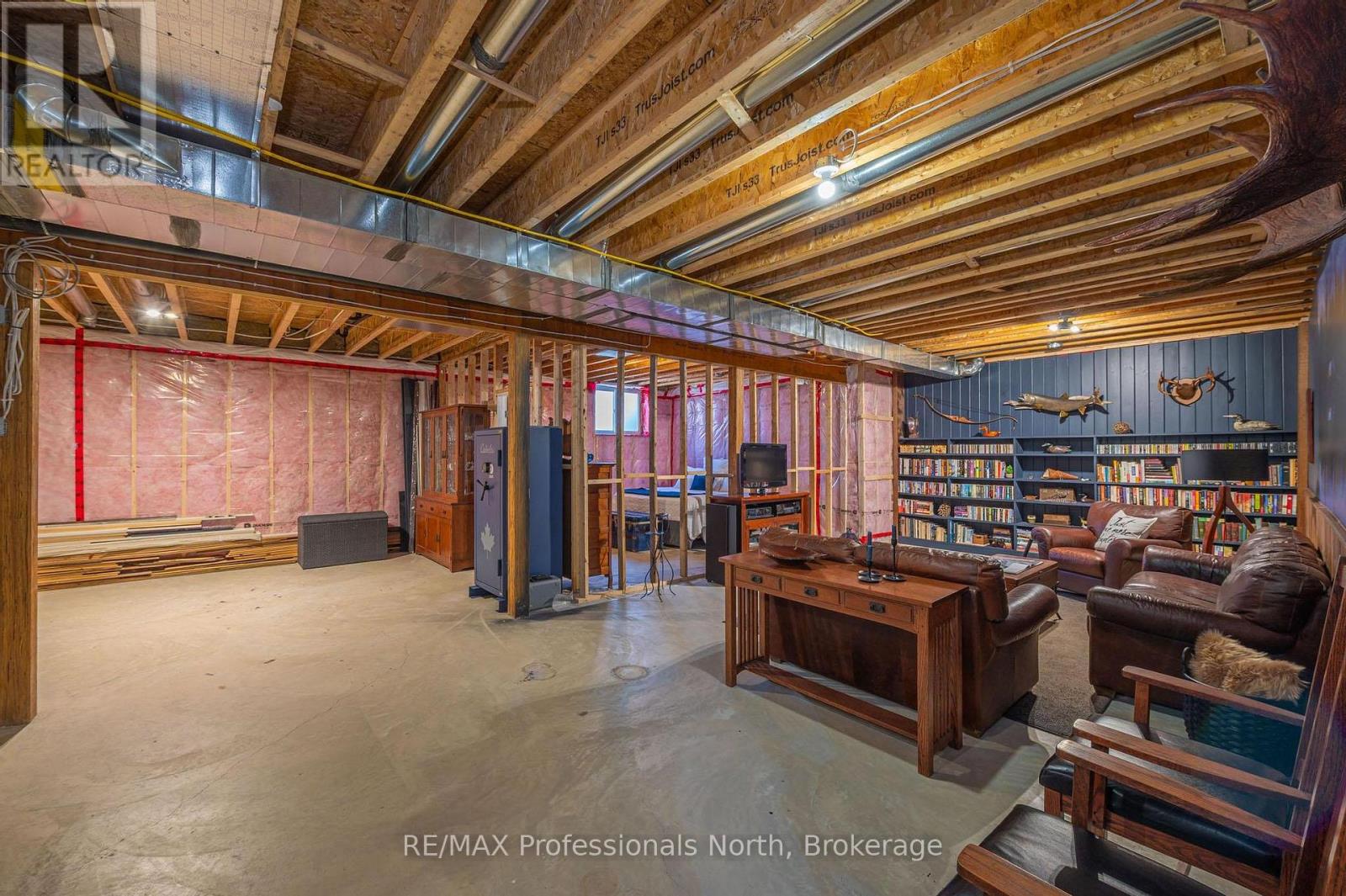 3777 Glamorgan Road, Dysart Et Al, Ontario  K0M 1S0 - Photo 35 - X12523548