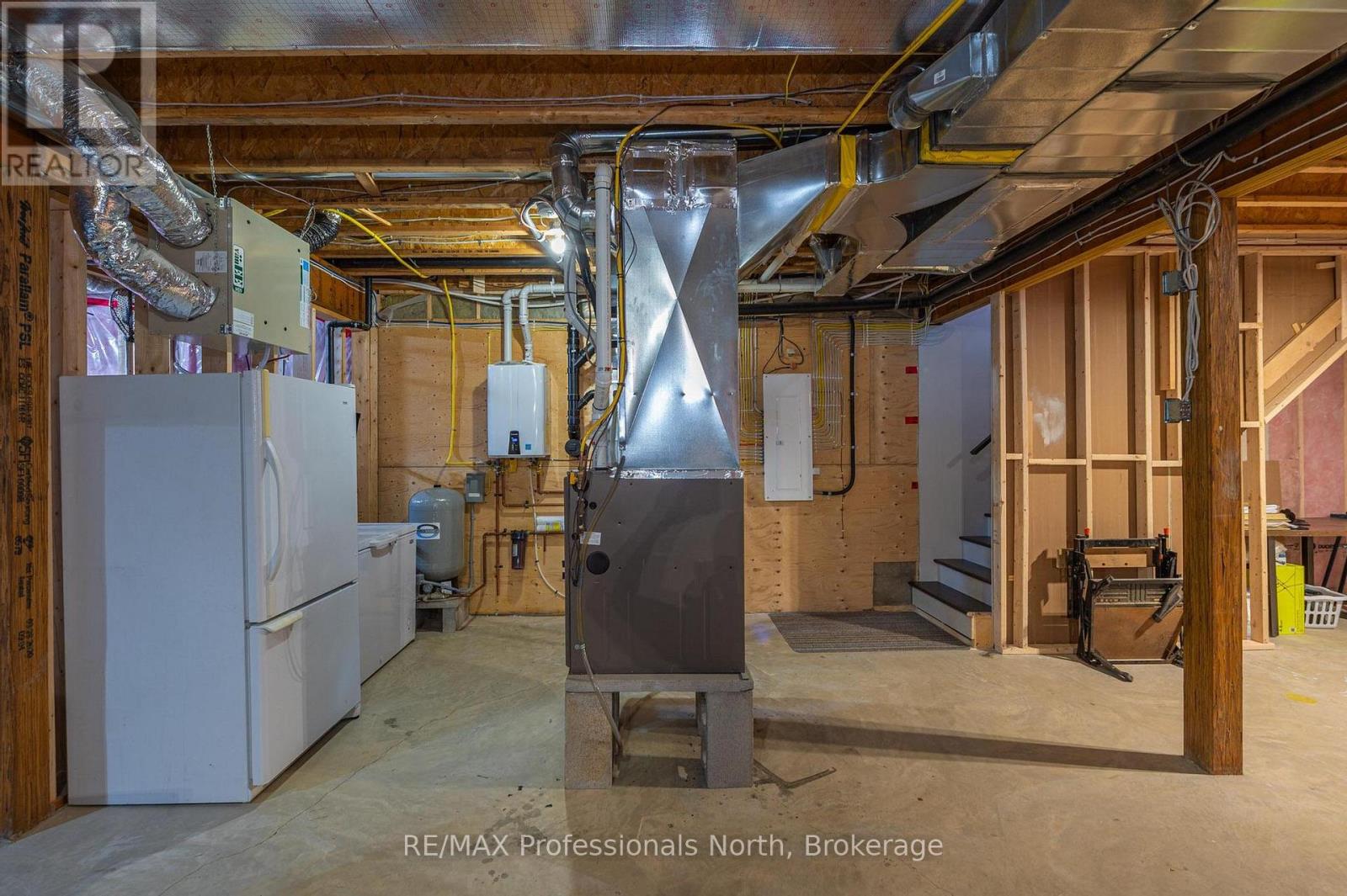 3777 Glamorgan Road, Dysart Et Al, Ontario  K0M 1S0 - Photo 37 - X12523548