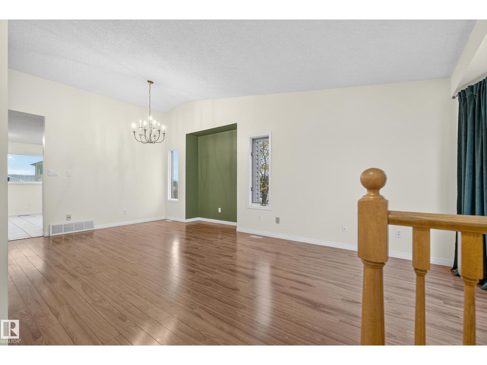 6520 154 Av Nw, Edmonton, Alberta  T5Y 2N7 - Photo 5 - E4465132