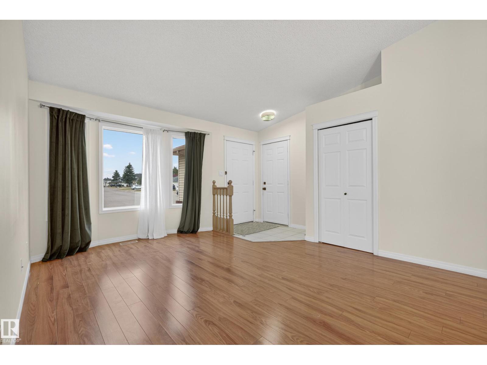 6520 154 Av Nw, Edmonton, Alberta  T5Y 2N7 - Photo 7 - E4465132