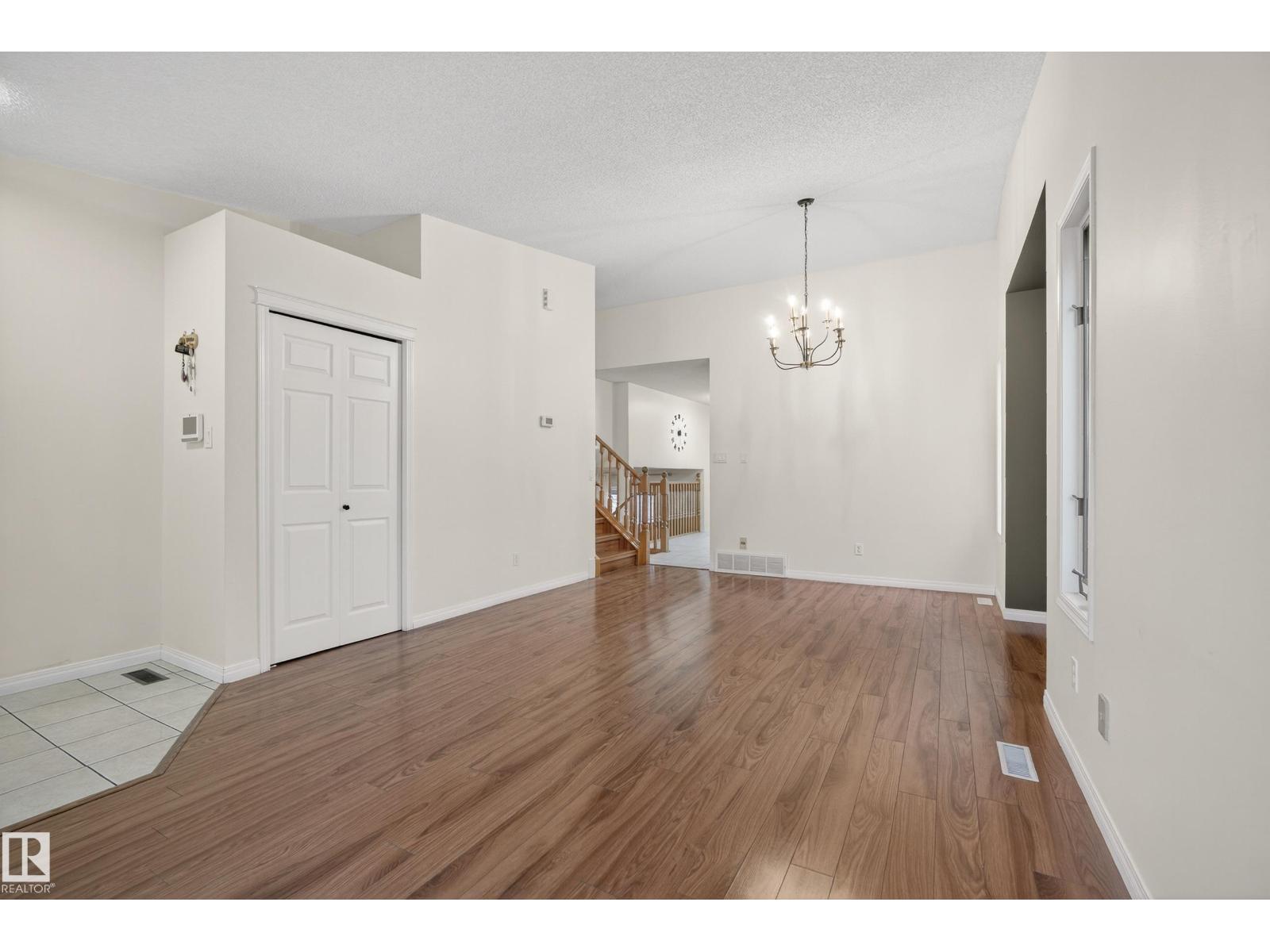 6520 154 Av Nw, Edmonton, Alberta  T5Y 2N7 - Photo 9 - E4465132