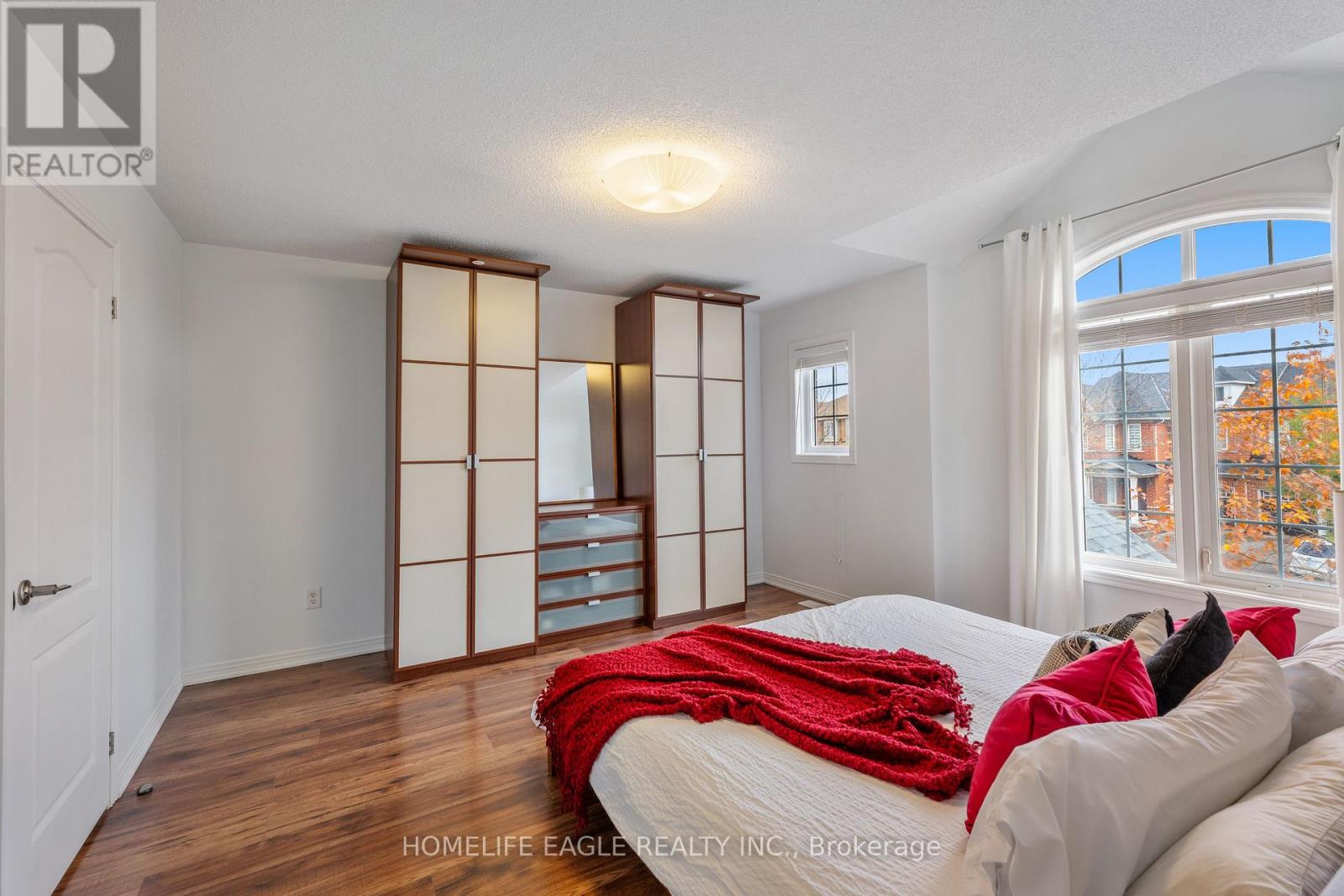 184 Knapton Drive, Newmarket, Ontario  L3X 3B5 - Photo 11 - N12523434