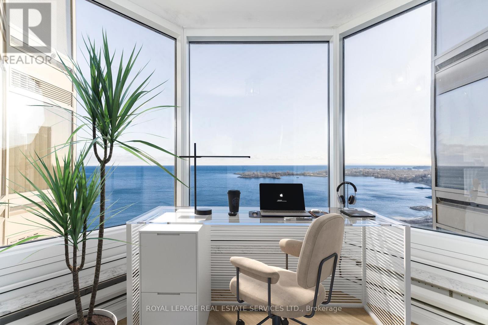 1605 - 1 Palace Pier Court, Toronto, Ontario  M8V 3W9 - Photo 2 - W11895734