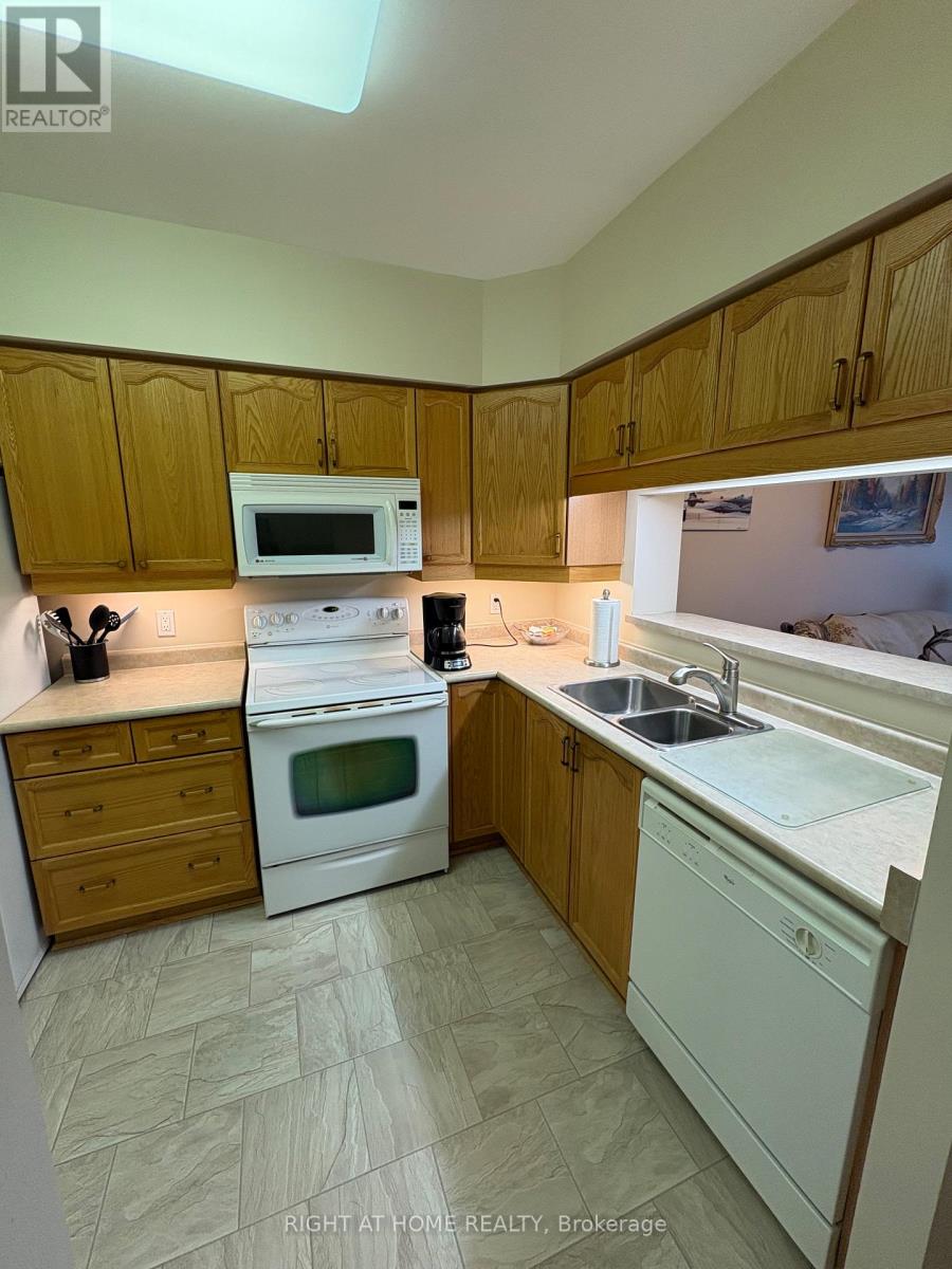 303 - 94 Dean Avenue, Barrie, Ontario  L4N 0M3 - Photo 36 - S12523446