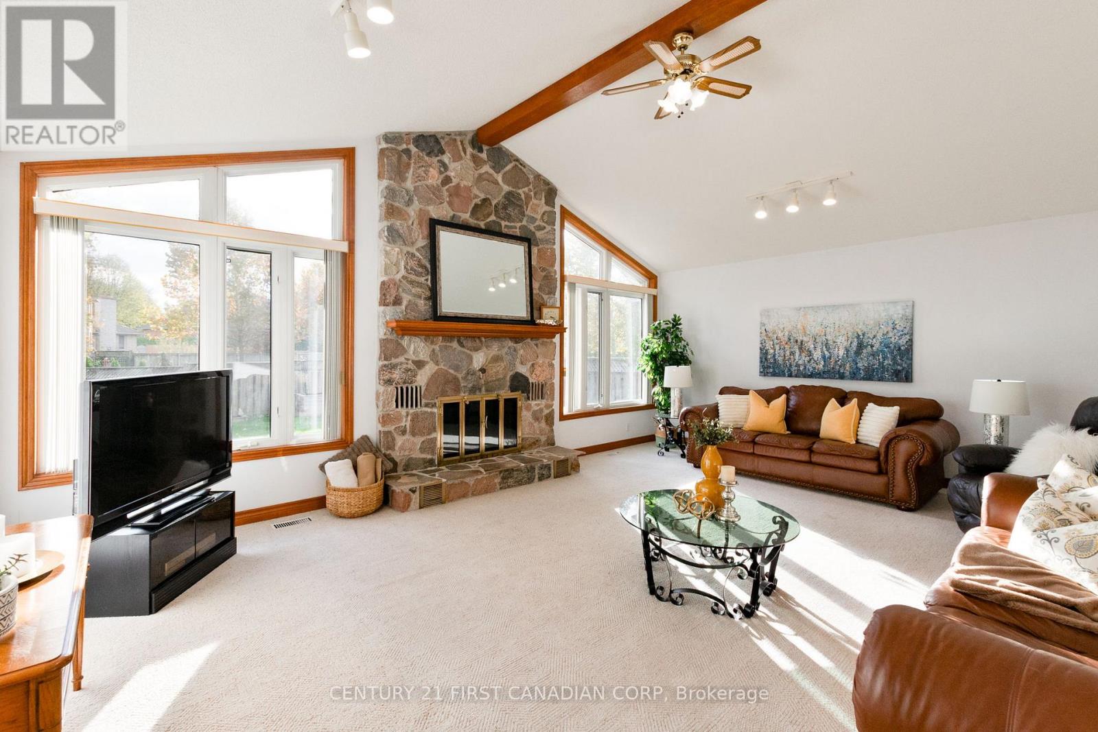 Photo 14 of 50 for 47 Carriage Hill Crescent