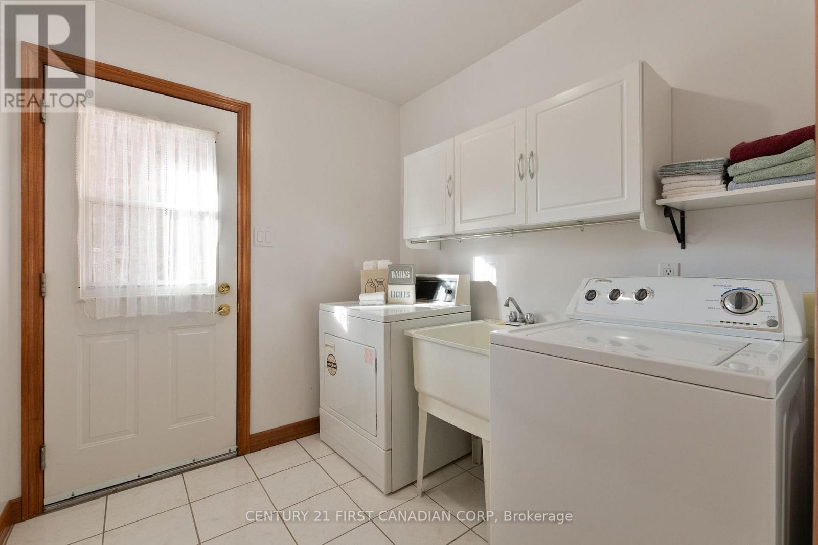 Photo 20 of 50 for 47 Carriage Hill Crescent