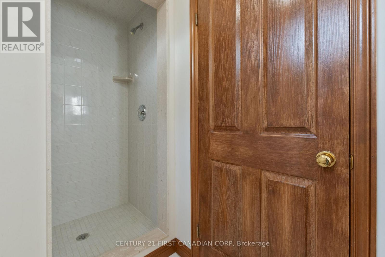 Photo 32 of 50 for 47 Carriage Hill Crescent