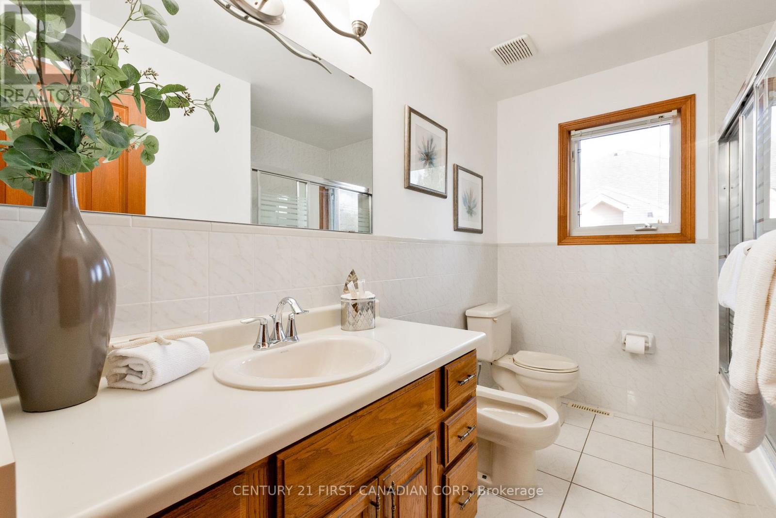 Photo 44 of 50 for 47 Carriage Hill Crescent