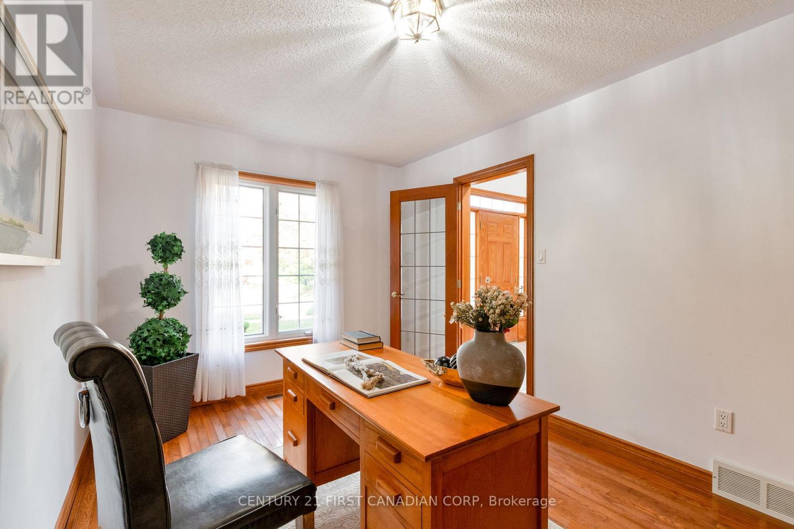 Photo 6 of 50 for 47 Carriage Hill Crescent