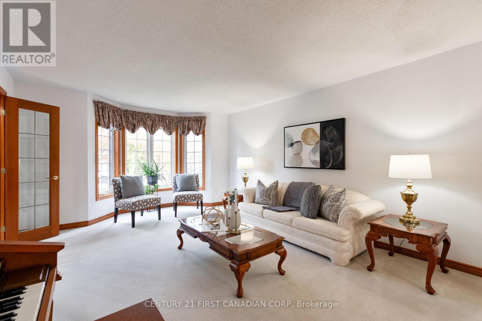 Photo 7 of 50 for 47 Carriage Hill Crescent