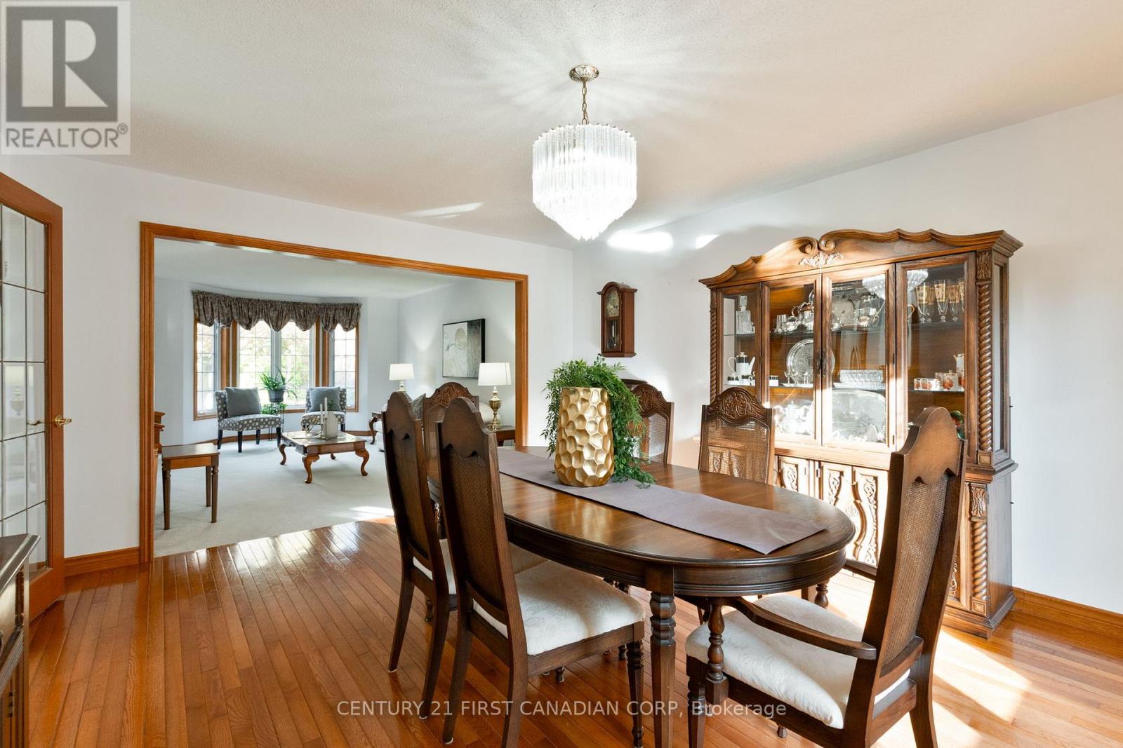 47 Carriage Hill Crescent, London North, Ontario N5X 3W8 - Photo 9 - X12522720