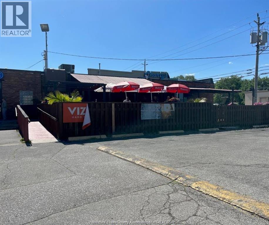 MLS# 25028361: 4715 TECUMSEH ROAD, Windsor, Canada