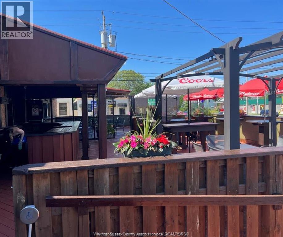 4715 Tecumseh Road, Windsor, Ontario N8R 1A1 - Photo 3 - 25028361