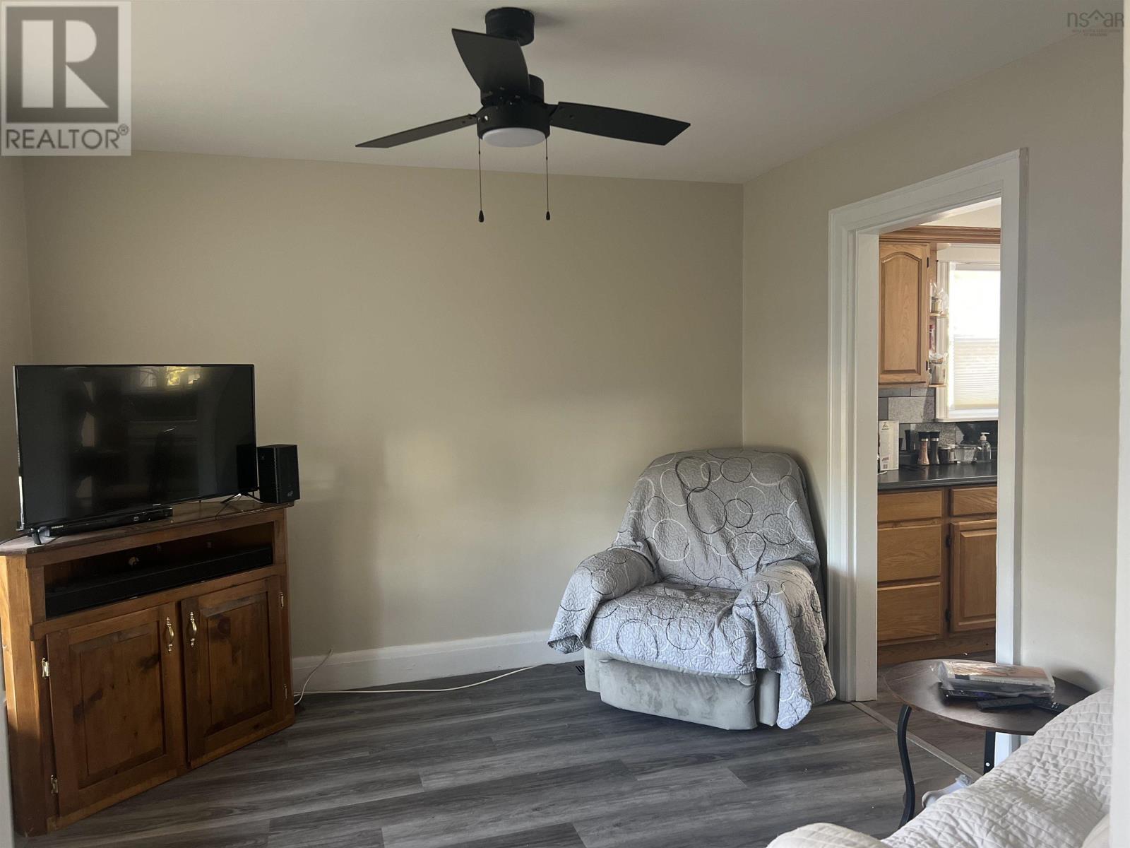 430 Robie Street, Truro, Nova Scotia  B2N 1M2 - Photo 2 - 202525837