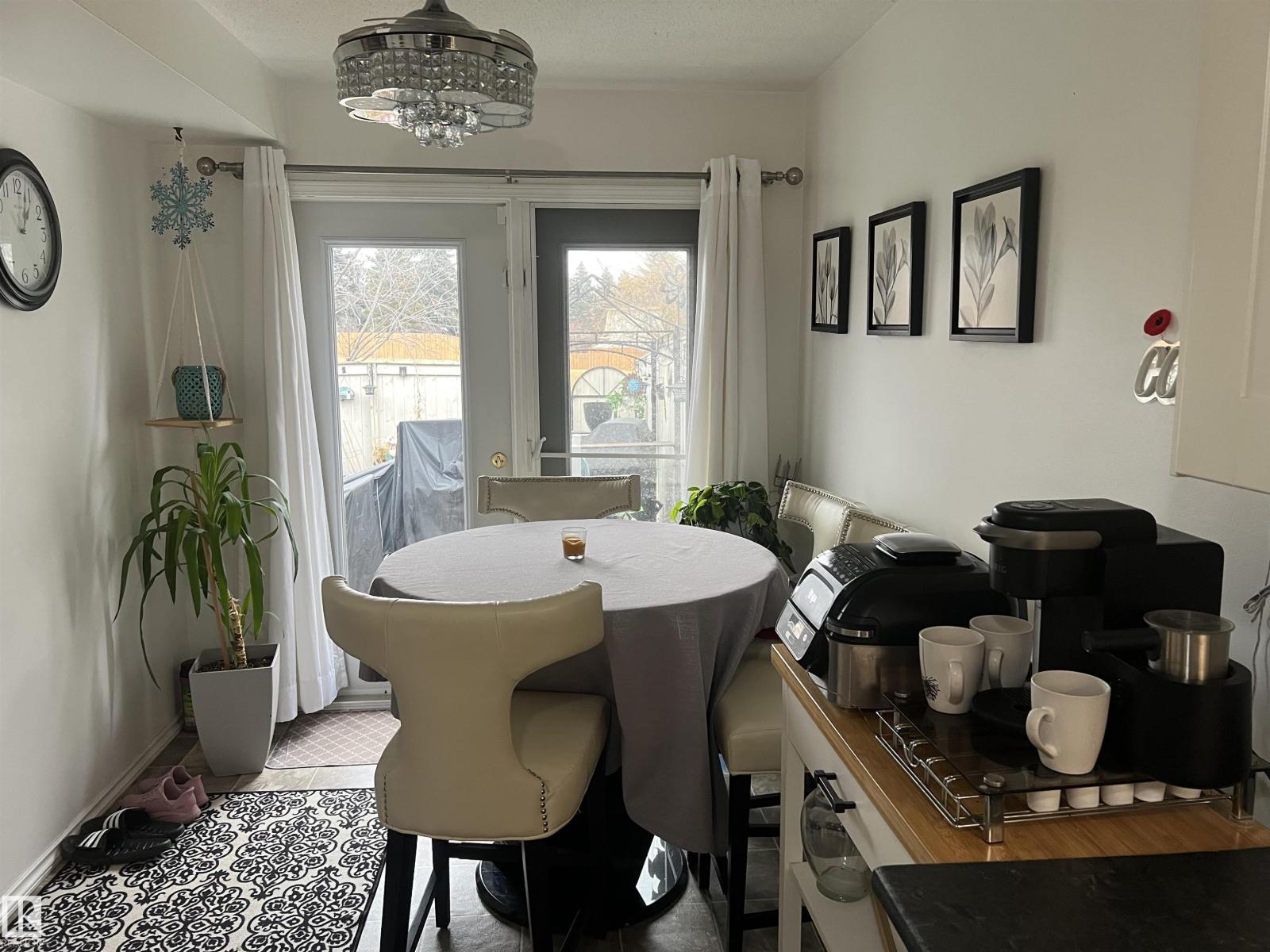 172 Callingwood Pl Nw, Edmonton, Alberta  T5T 2C6 - Photo 3 - E4464250