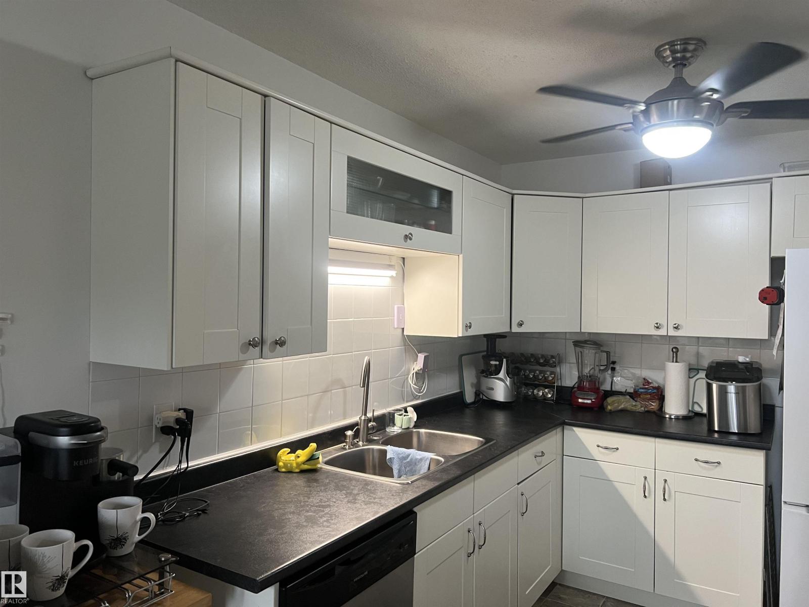 172 Callingwood Pl Nw, Edmonton, Alberta  T5T 2C6 - Photo 2 - E4464250