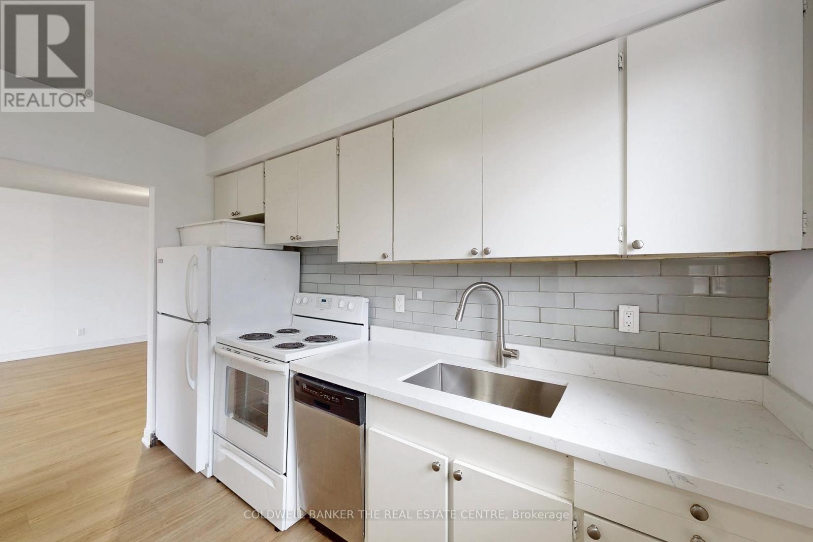 21 Glass Drive, Aurora, Ontario  L4G 2E5 - Photo 6 - N12520278