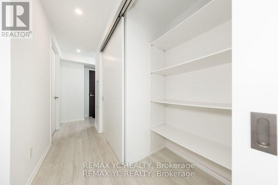 5104 - 197 Yonge Street, Toronto, Ontario  M5B 1M4 - Photo 14 - C12523488