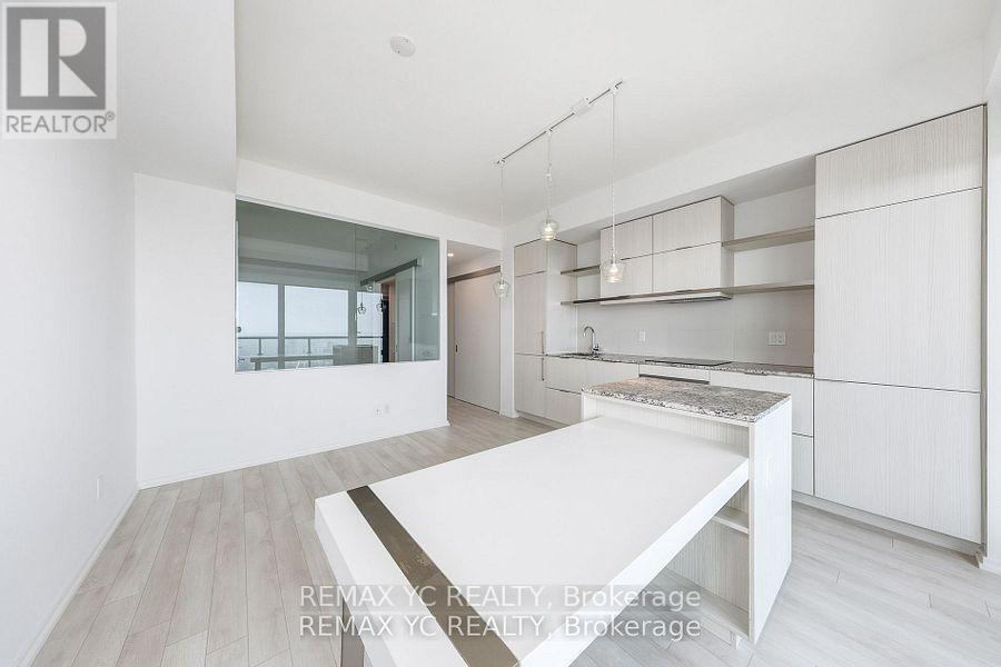 5104 - 197 Yonge Street, Toronto, Ontario  M5B 1M4 - Photo 5 - C12523488