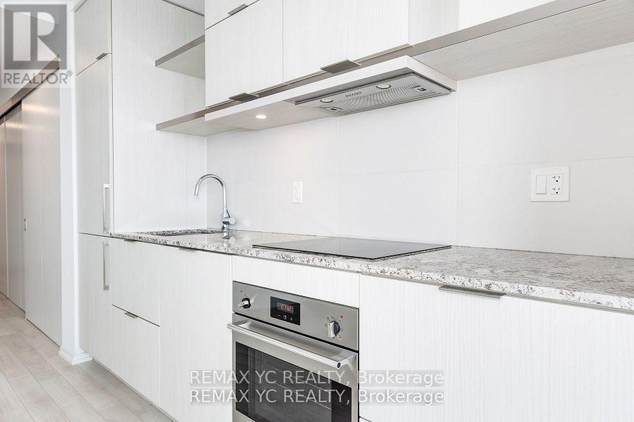 5104 - 197 Yonge Street, Toronto, Ontario  M5B 1M4 - Photo 8 - C12523488